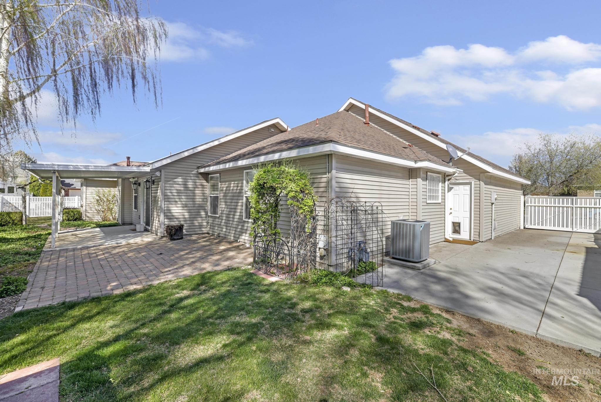 1220 Brundage Circle, Twin Falls, Idaho 83301, 5 Bedrooms, 2 Bathrooms, Residential For Sale, Price $499,900,MLS 98980420