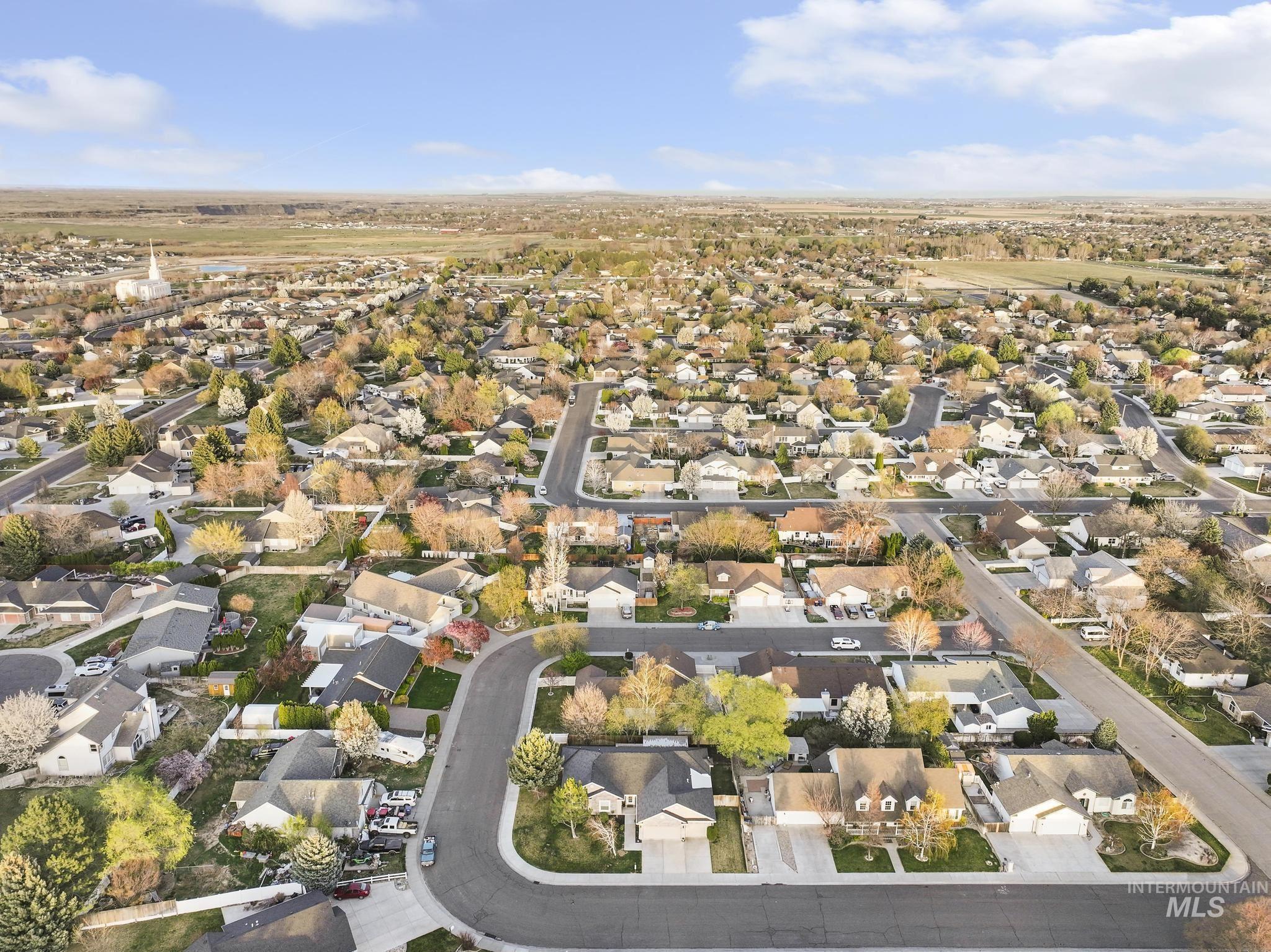 1220 Brundage Circle, Twin Falls, Idaho 83301, 5 Bedrooms, 2 Bathrooms, Residential For Sale, Price $499,900,MLS 98980420