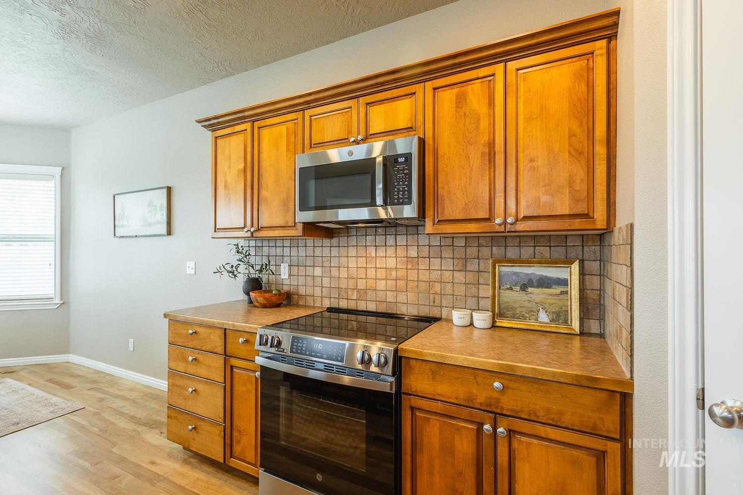 3406 S Ascaino, Meridian, Idaho 83642, 5 Bedrooms, 2.5 Bathrooms, Residential For Sale, Price $499,000,MLS 98980424