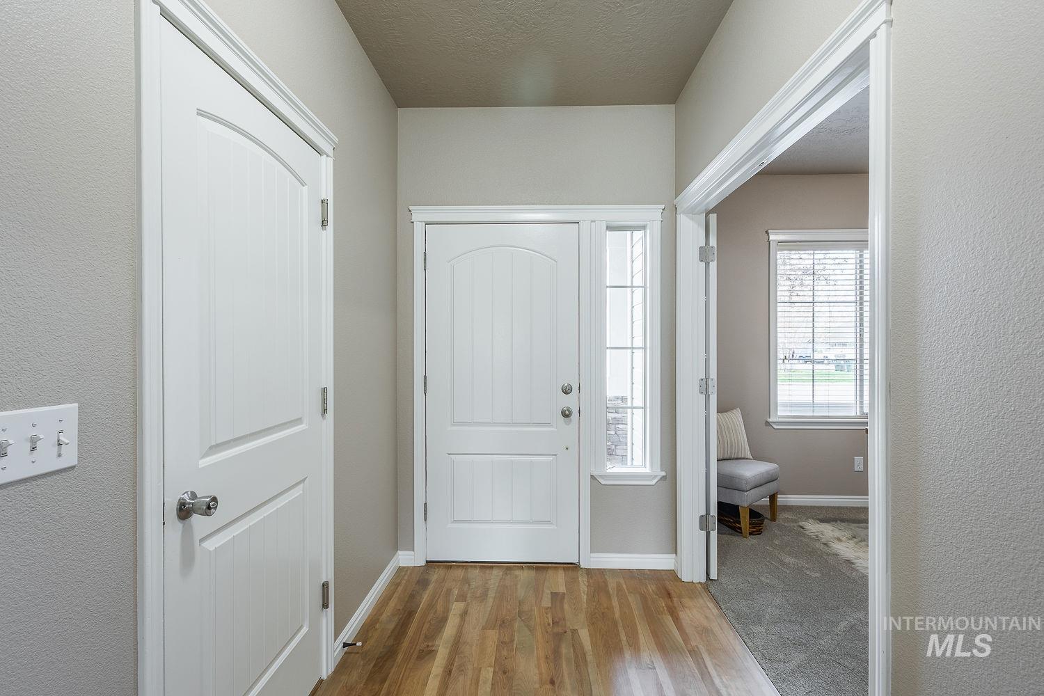 3406 S Ascaino, Meridian, Idaho 83642, 5 Bedrooms, 2.5 Bathrooms, Residential For Sale, Price $499,000,MLS 98980424