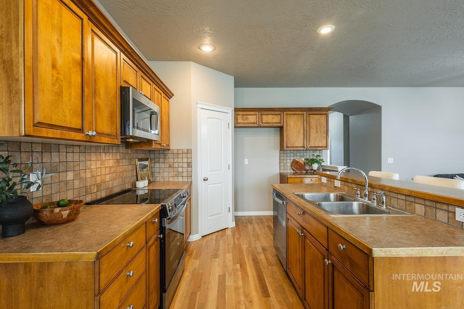 3406 S Ascaino, Meridian, Idaho 83642, 5 Bedrooms, 2.5 Bathrooms, Residential For Sale, Price $499,000,MLS 98980424