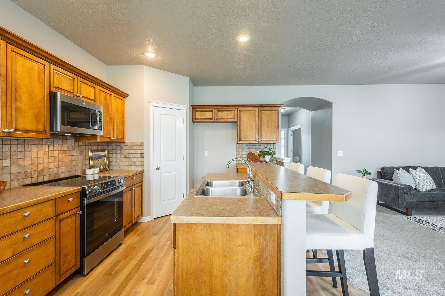 3406 S Ascaino, Meridian, Idaho 83642, 5 Bedrooms, 2.5 Bathrooms, Residential For Sale, Price $499,000,MLS 98980424