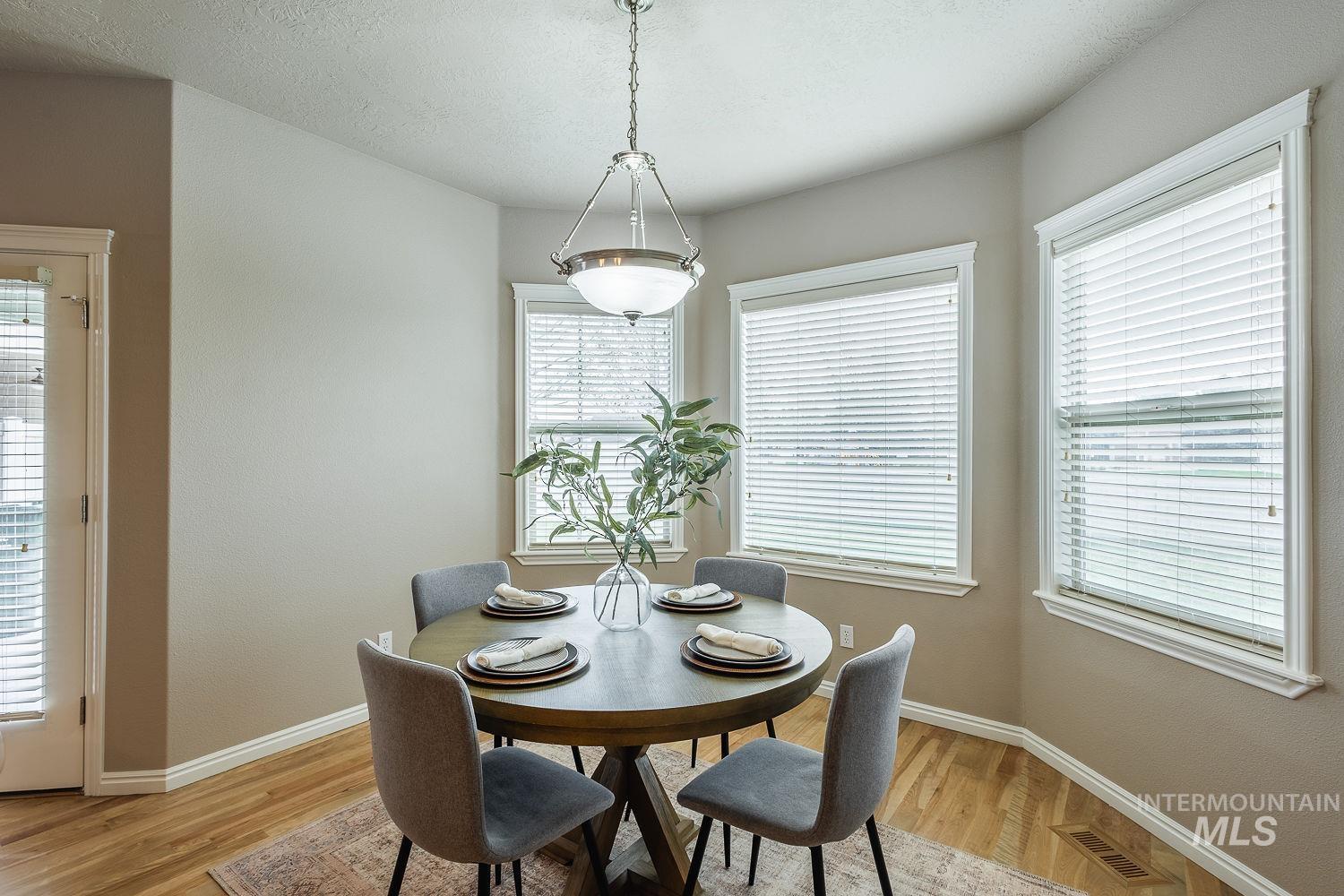 3406 S Ascaino, Meridian, Idaho 83642, 5 Bedrooms, 2.5 Bathrooms, Residential For Sale, Price $499,000,MLS 98980424