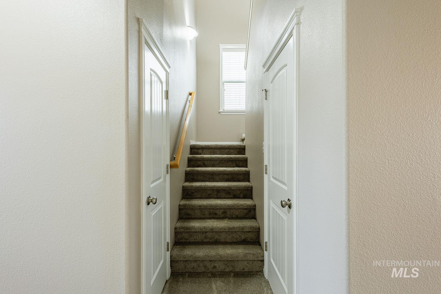 3406 S Ascaino, Meridian, Idaho 83642, 5 Bedrooms, 2.5 Bathrooms, Residential For Sale, Price $499,000,MLS 98980424