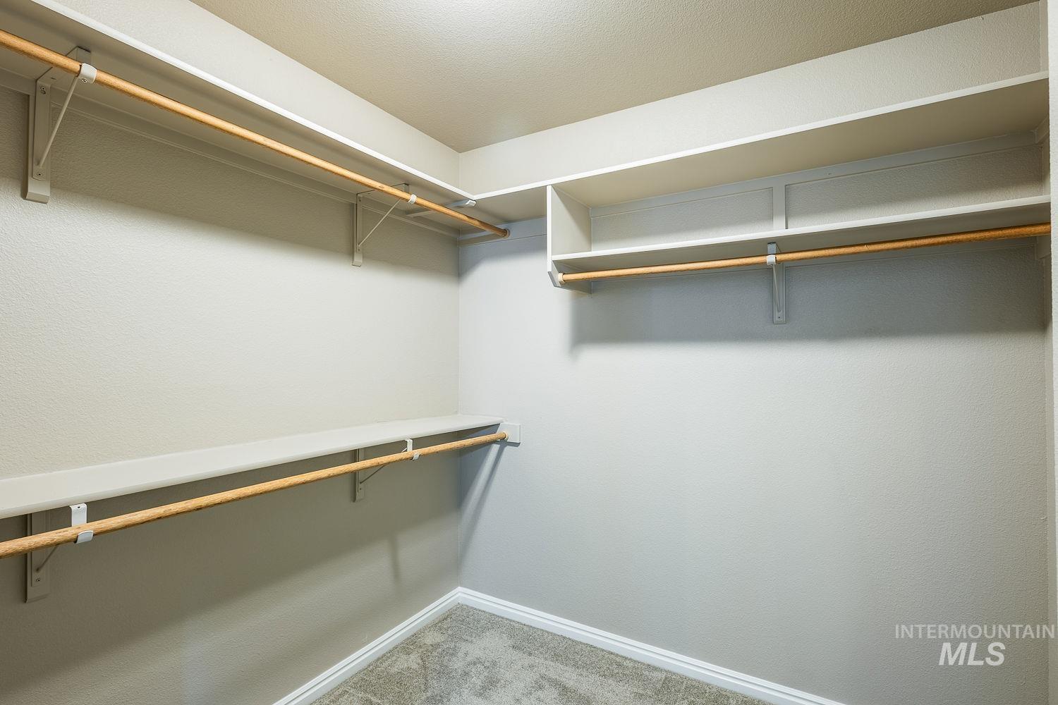 3406 S Ascaino, Meridian, Idaho 83642, 5 Bedrooms, 2.5 Bathrooms, Residential For Sale, Price $499,000,MLS 98980424