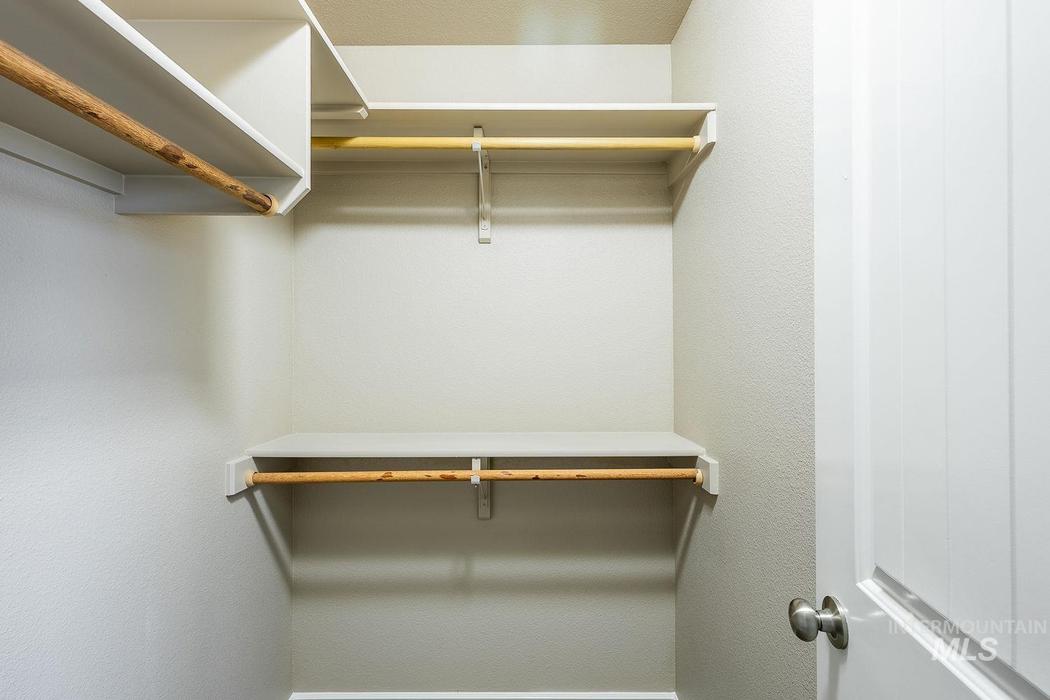 3406 S Ascaino, Meridian, Idaho 83642, 5 Bedrooms, 2.5 Bathrooms, Residential For Sale, Price $499,000,MLS 98980424