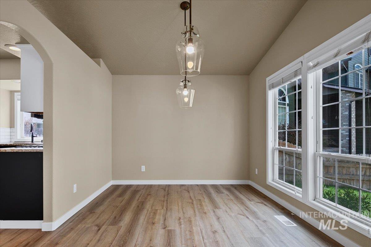 3824 W Aspen Creek Ct, Meridian, Idaho 83642, 3 Bedrooms, 2 Bathrooms, Residential For Sale, Price $588,000,MLS 98980425