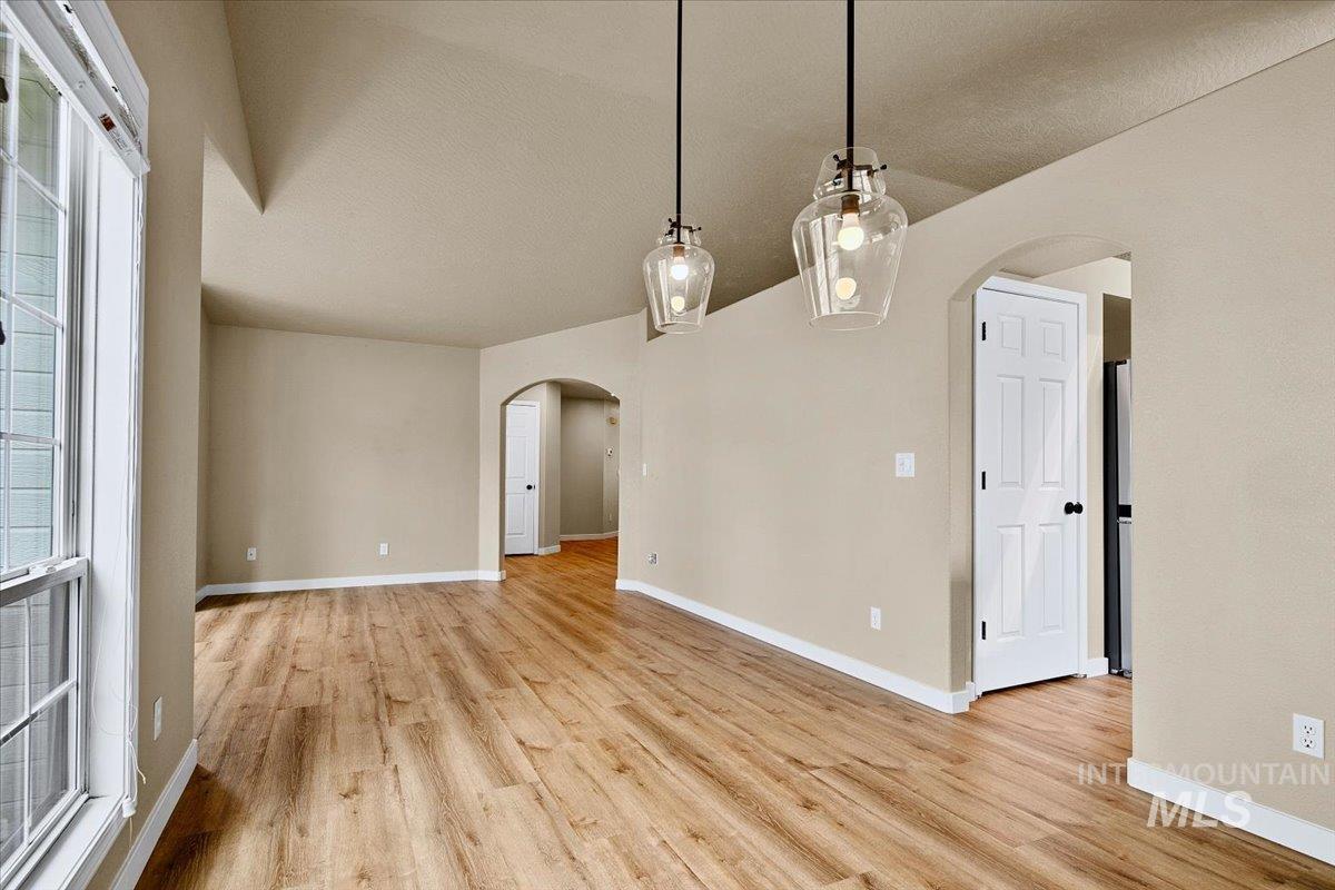 3824 W Aspen Creek Ct, Meridian, Idaho 83642, 3 Bedrooms, 2 Bathrooms, Residential For Sale, Price $588,000,MLS 98980425