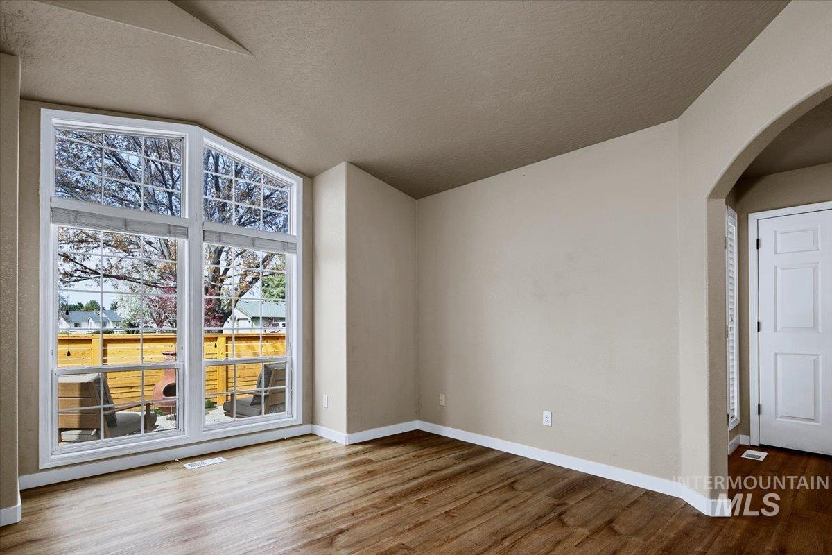 3824 W Aspen Creek Ct, Meridian, Idaho 83642, 3 Bedrooms, 2 Bathrooms, Residential For Sale, Price $588,000,MLS 98980425