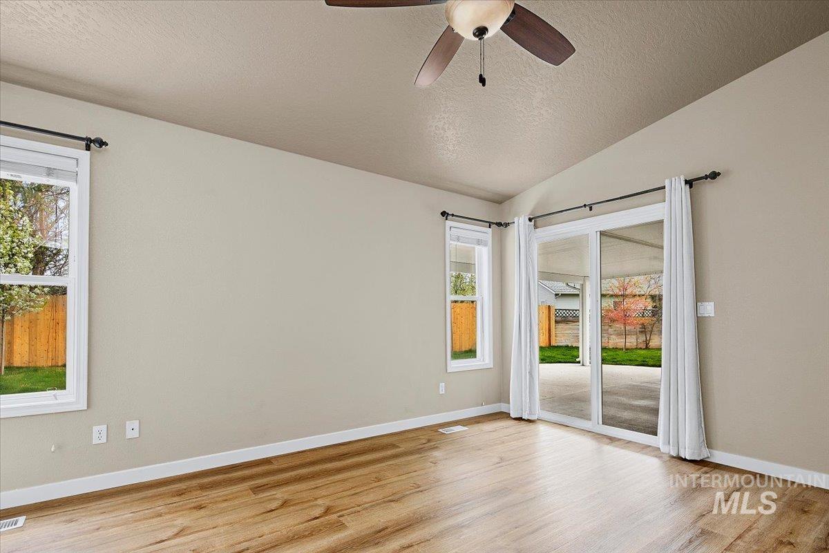 3824 W Aspen Creek Ct, Meridian, Idaho 83642, 3 Bedrooms, 2 Bathrooms, Residential For Sale, Price $588,000,MLS 98980425