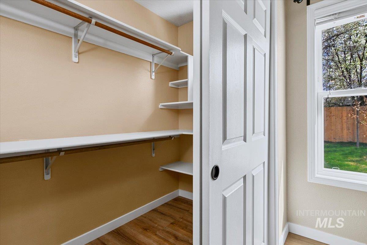 3824 W Aspen Creek Ct, Meridian, Idaho 83642, 3 Bedrooms, 2 Bathrooms, Residential For Sale, Price $588,000,MLS 98980425