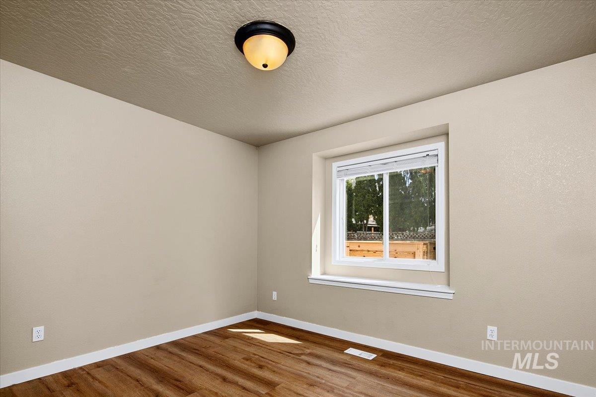 3824 W Aspen Creek Ct, Meridian, Idaho 83642, 3 Bedrooms, 2 Bathrooms, Residential For Sale, Price $588,000,MLS 98980425