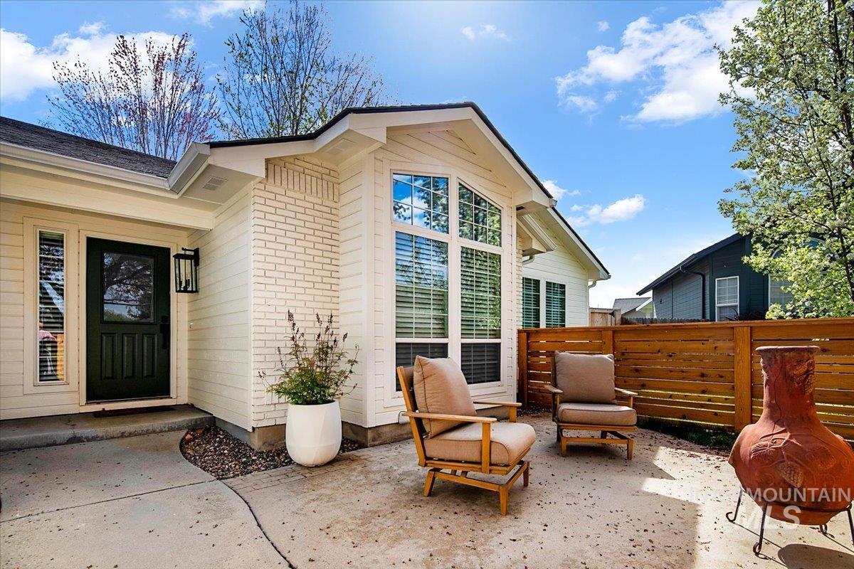 3824 W Aspen Creek Ct, Meridian, Idaho 83642, 3 Bedrooms, 2 Bathrooms, Residential For Sale, Price $588,000,MLS 98980425