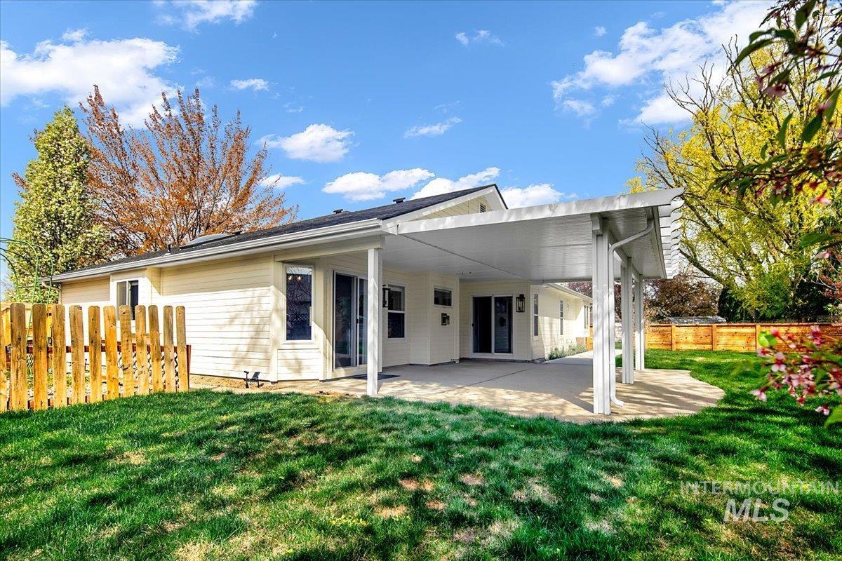 3824 W Aspen Creek Ct, Meridian, Idaho 83642, 3 Bedrooms, 2 Bathrooms, Residential For Sale, Price $588,000,MLS 98980425