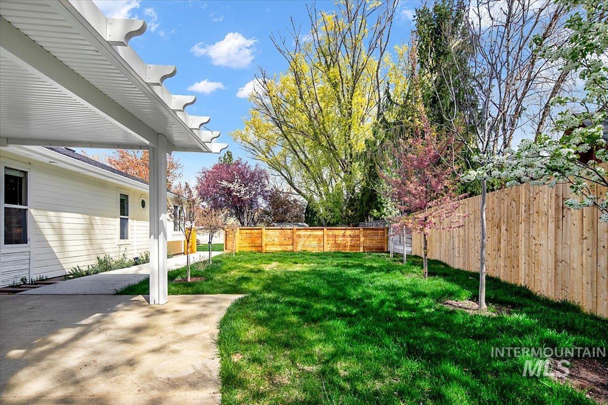 3824 W Aspen Creek Ct, Meridian, Idaho 83642, 3 Bedrooms, 2 Bathrooms, Residential For Sale, Price $588,000,MLS 98980425