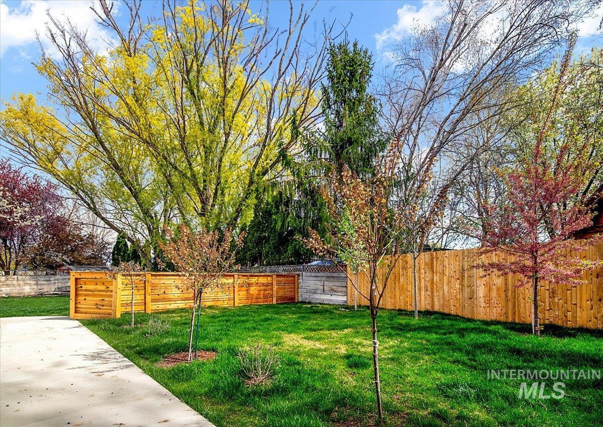 3824 W Aspen Creek Ct, Meridian, Idaho 83642, 3 Bedrooms, 2 Bathrooms, Residential For Sale, Price $588,000,MLS 98980425