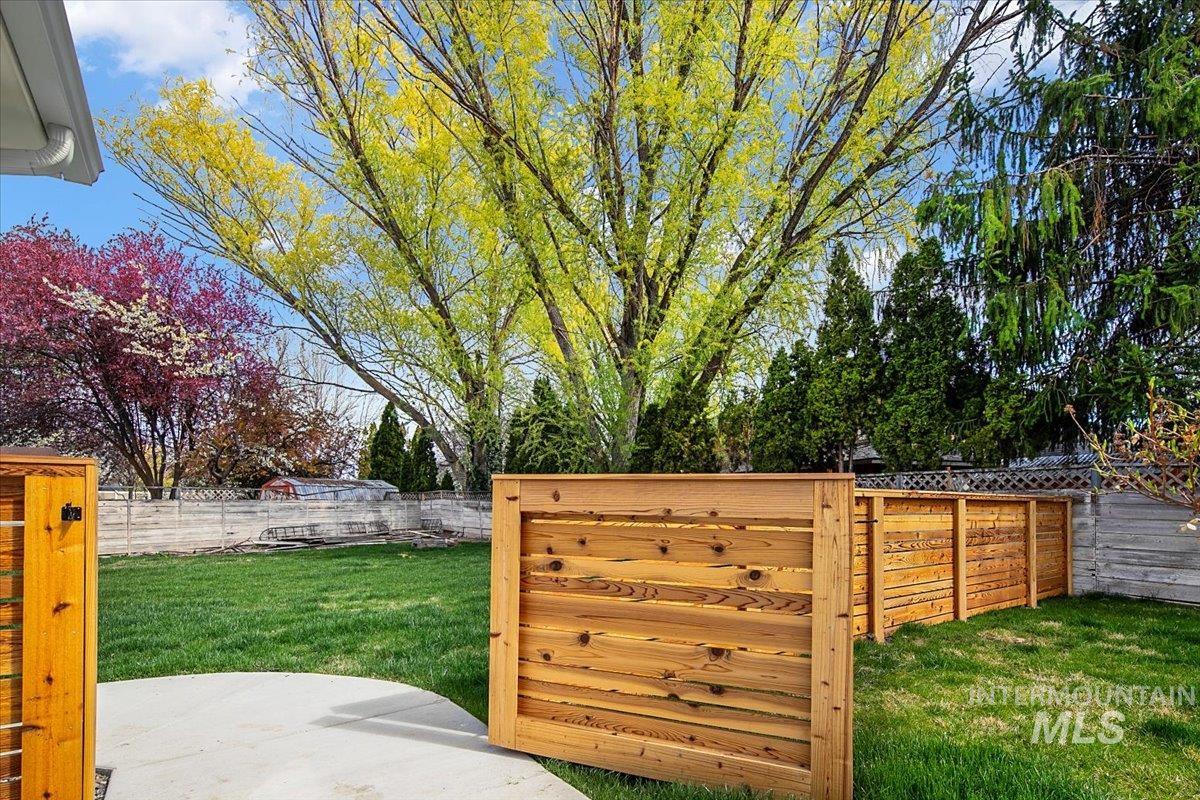 3824 W Aspen Creek Ct, Meridian, Idaho 83642, 3 Bedrooms, 2 Bathrooms, Residential For Sale, Price $588,000,MLS 98980425