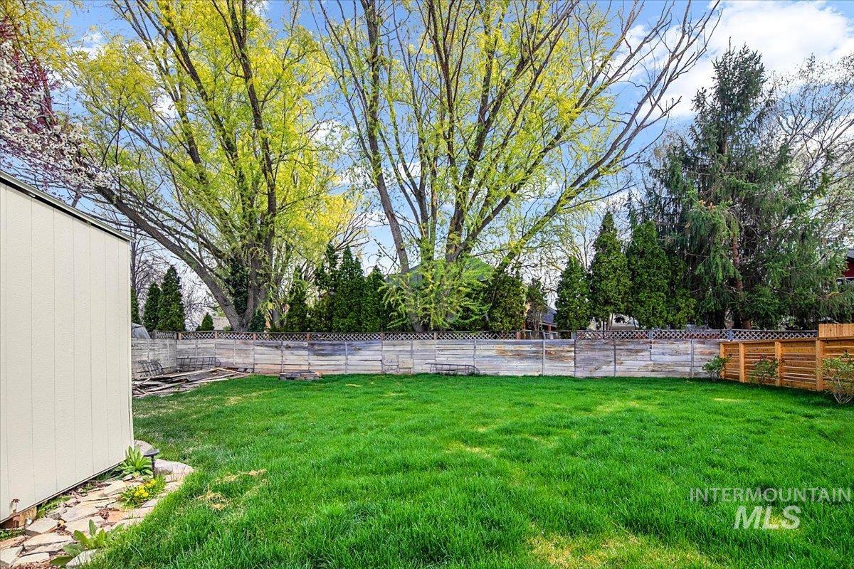 3824 W Aspen Creek Ct, Meridian, Idaho 83642, 3 Bedrooms, 2 Bathrooms, Residential For Sale, Price $588,000,MLS 98980425