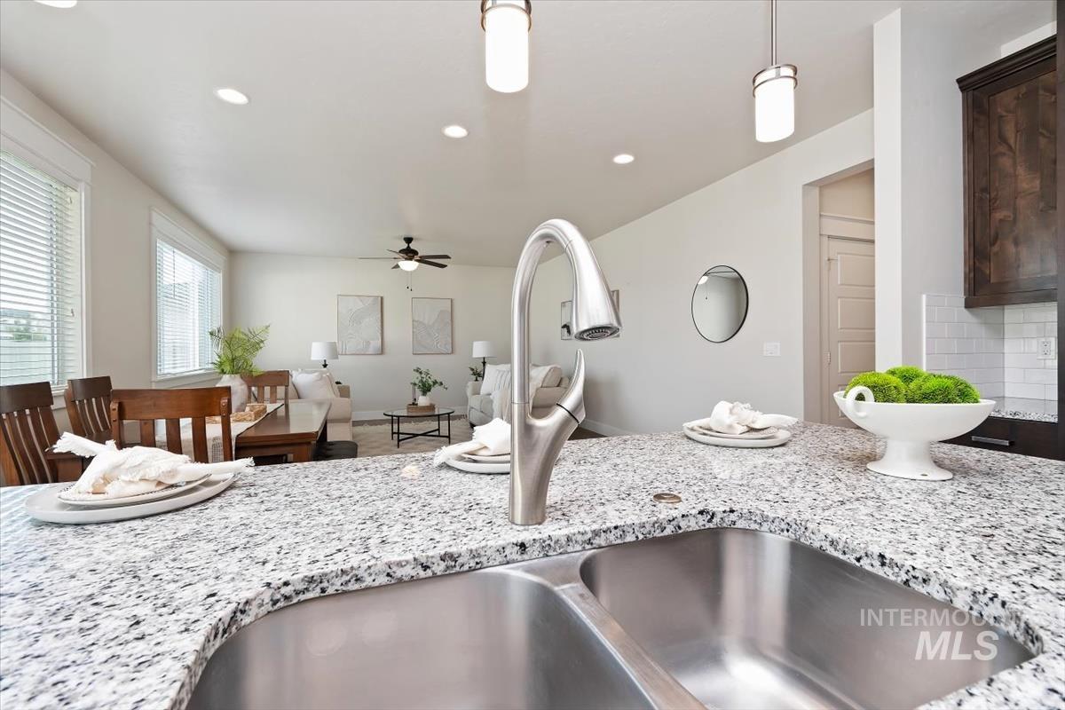 1216 E Fort Erie St., Kuna, Idaho 83634, 3 Bedrooms, 2.5 Bathrooms, Residential For Sale, Price $495,000,MLS 98980426