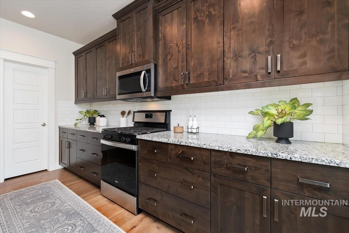 1216 E Fort Erie St., Kuna, Idaho 83634, 3 Bedrooms, 2.5 Bathrooms, Residential For Sale, Price $495,000,MLS 98980426