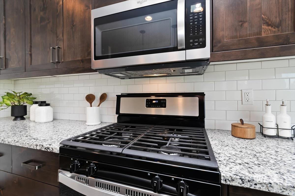 1216 E Fort Erie St., Kuna, Idaho 83634, 3 Bedrooms, 2.5 Bathrooms, Residential For Sale, Price $495,000,MLS 98980426