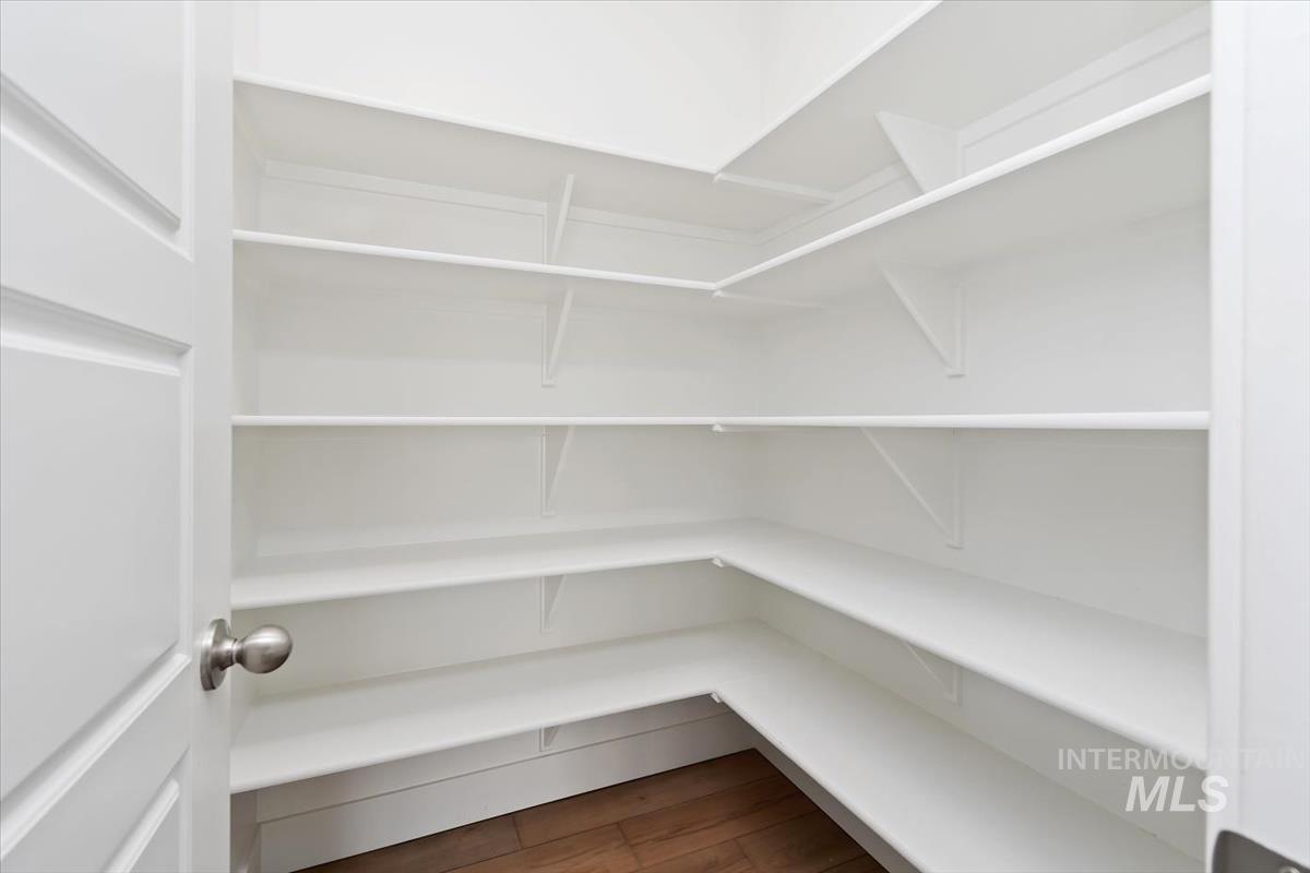 1216 E Fort Erie St., Kuna, Idaho 83634, 3 Bedrooms, 2.5 Bathrooms, Residential For Sale, Price $495,000,MLS 98980426