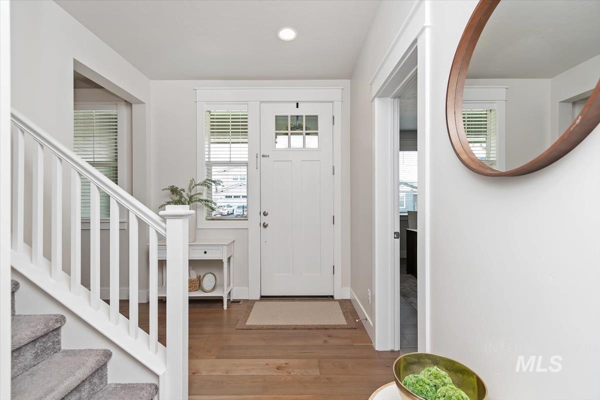 1216 E Fort Erie St., Kuna, Idaho 83634, 3 Bedrooms, 2.5 Bathrooms, Residential For Sale, Price $495,000,MLS 98980426