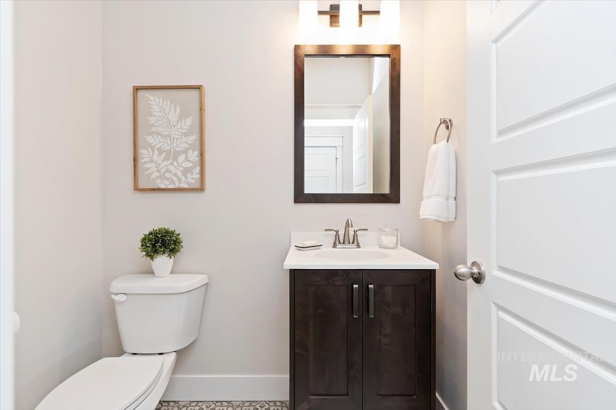 1216 E Fort Erie St., Kuna, Idaho 83634, 3 Bedrooms, 2.5 Bathrooms, Residential For Sale, Price $495,000,MLS 98980426