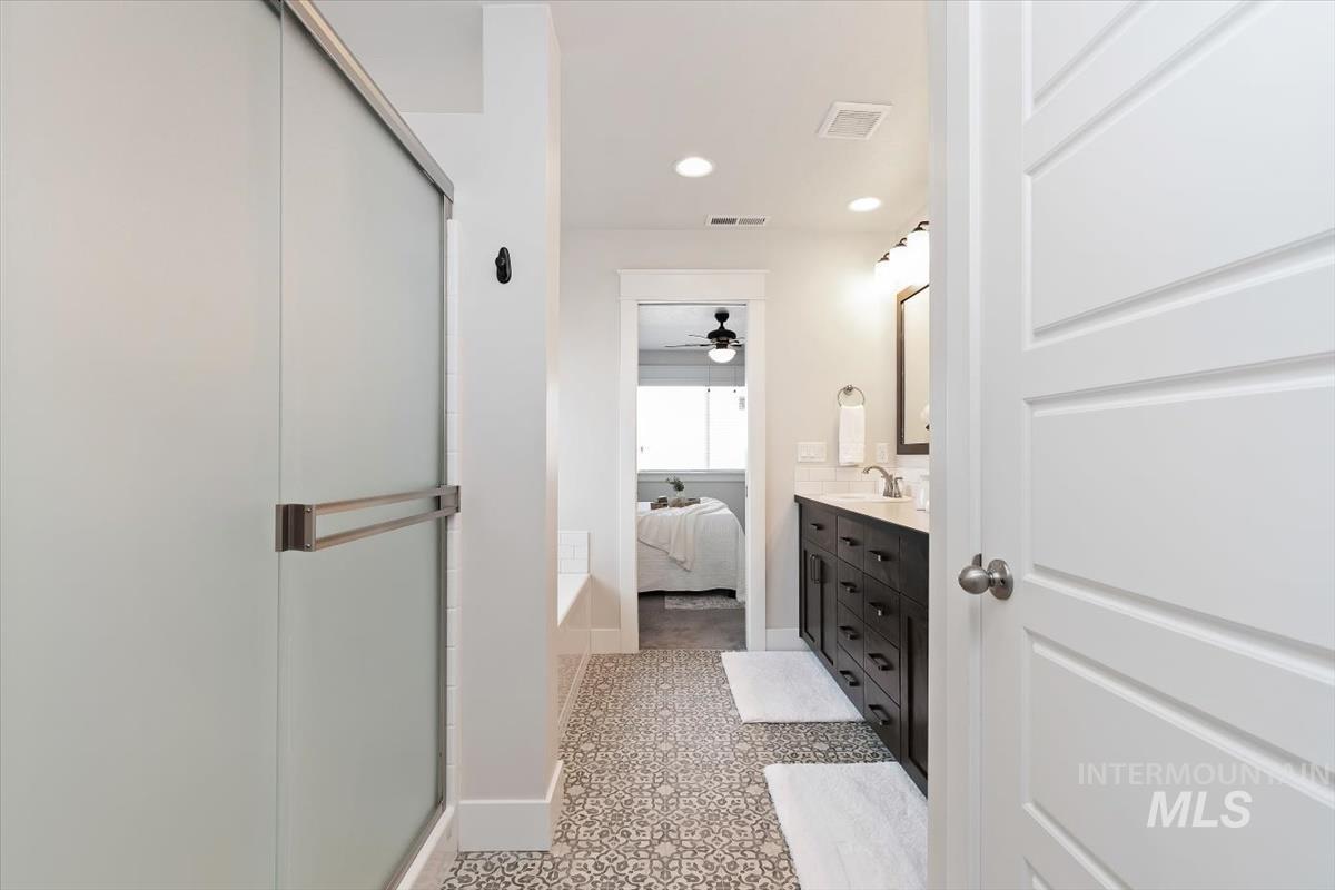 1216 E Fort Erie St., Kuna, Idaho 83634, 3 Bedrooms, 2.5 Bathrooms, Residential For Sale, Price $495,000,MLS 98980426