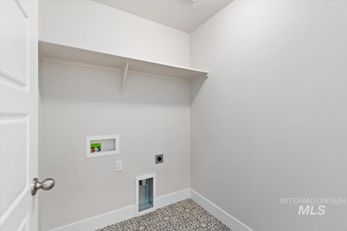 1216 E Fort Erie St., Kuna, Idaho 83634, 3 Bedrooms, 2.5 Bathrooms, Residential For Sale, Price $495,000,MLS 98980426