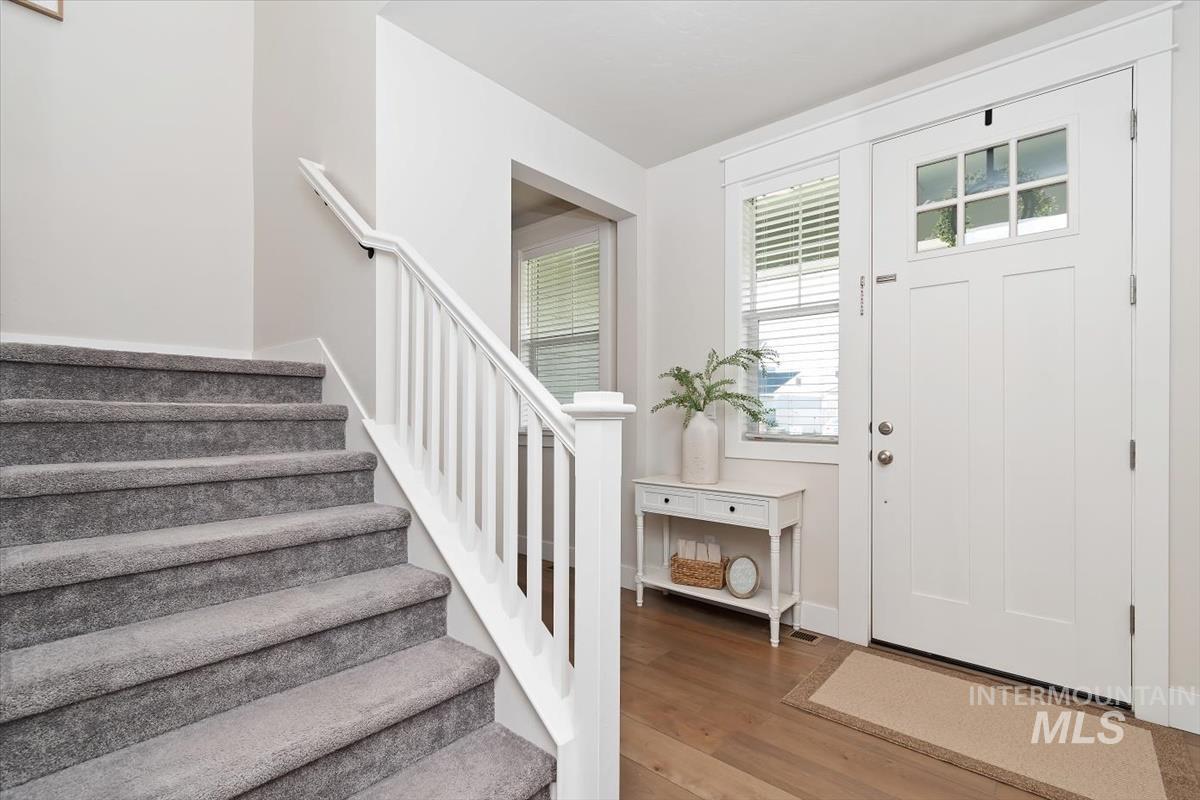 1216 E Fort Erie St., Kuna, Idaho 83634, 3 Bedrooms, 2.5 Bathrooms, Residential For Sale, Price $495,000,MLS 98980426