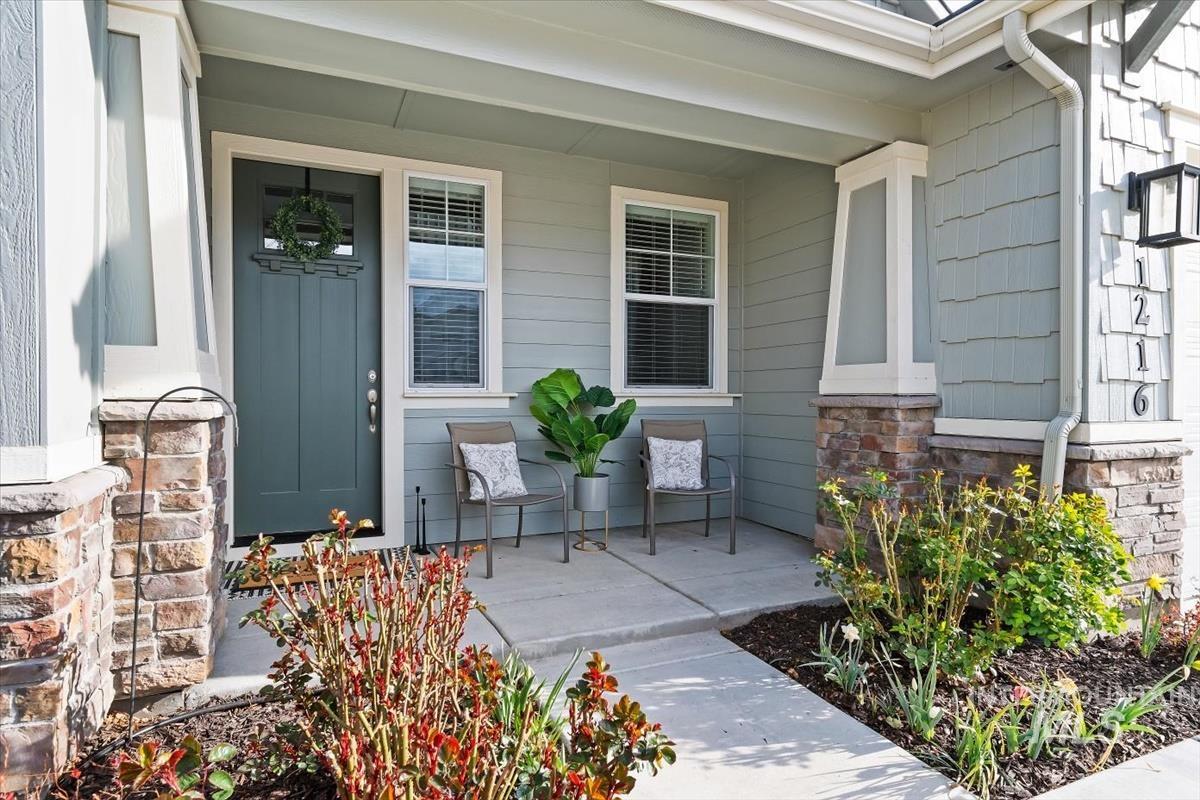 1216 E Fort Erie St., Kuna, Idaho 83634, 3 Bedrooms, 2.5 Bathrooms, Residential For Sale, Price $495,000,MLS 98980426