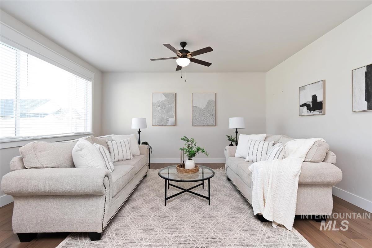 1216 E Fort Erie St., Kuna, Idaho 83634, 3 Bedrooms, 2.5 Bathrooms, Residential For Sale, Price $495,000,MLS 98980426