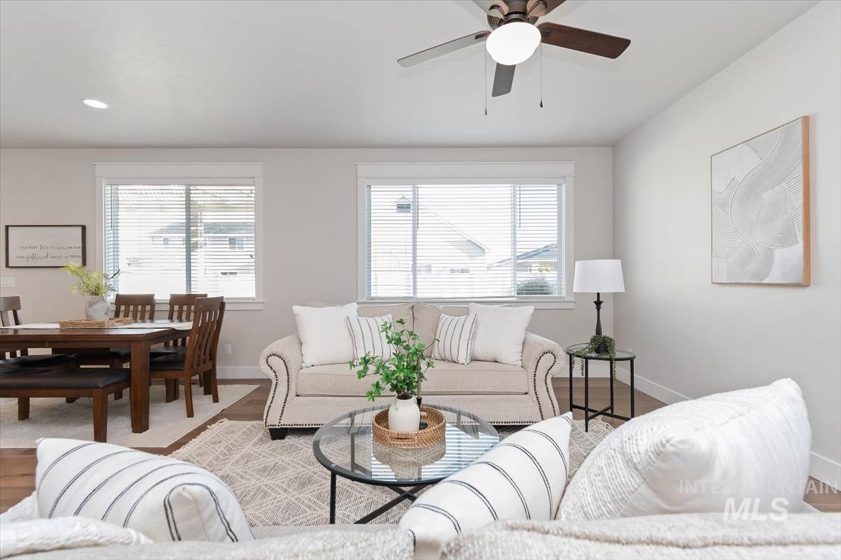 1216 E Fort Erie St., Kuna, Idaho 83634, 3 Bedrooms, 2.5 Bathrooms, Residential For Sale, Price $495,000,MLS 98980426