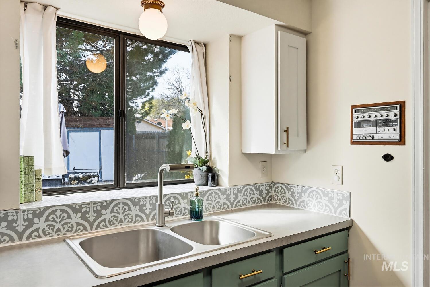 2820 Apollo Place, Caldwell, Idaho 83605, 3 Bedrooms, 1.5 Bathrooms, Residential For Sale, Price $321,900,MLS 98980427