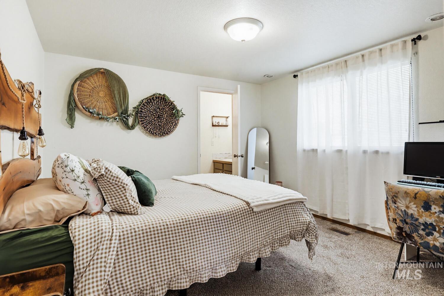 2820 Apollo Place, Caldwell, Idaho 83605, 3 Bedrooms, 1.5 Bathrooms, Residential For Sale, Price $321,900,MLS 98980427