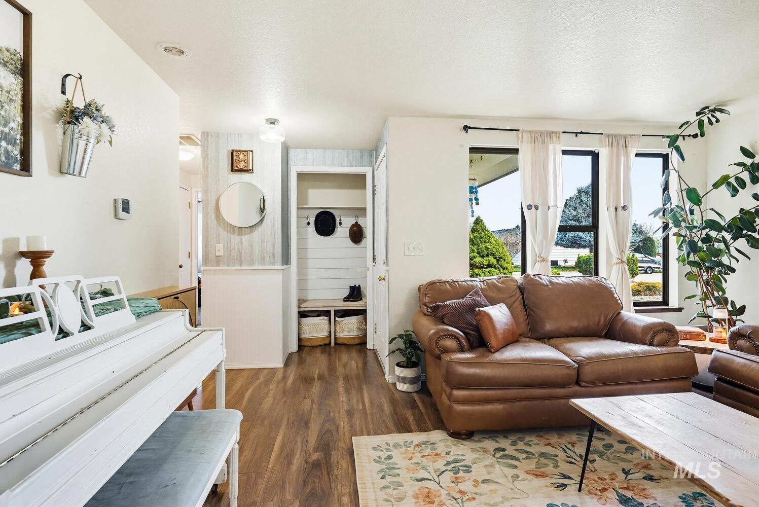 2820 Apollo Place, Caldwell, Idaho 83605, 3 Bedrooms, 1.5 Bathrooms, Residential For Sale, Price $321,900,MLS 98980427