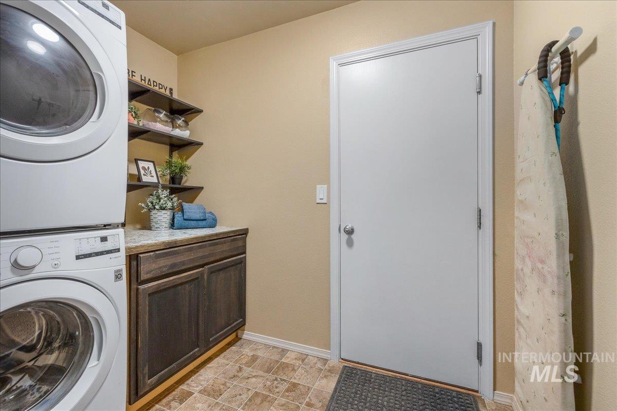 20036 Cibola Place, Caldwell, Idaho 83605, 3 Bedrooms, 2 Bathrooms, Residential For Sale, Price $379,000,MLS 98980430