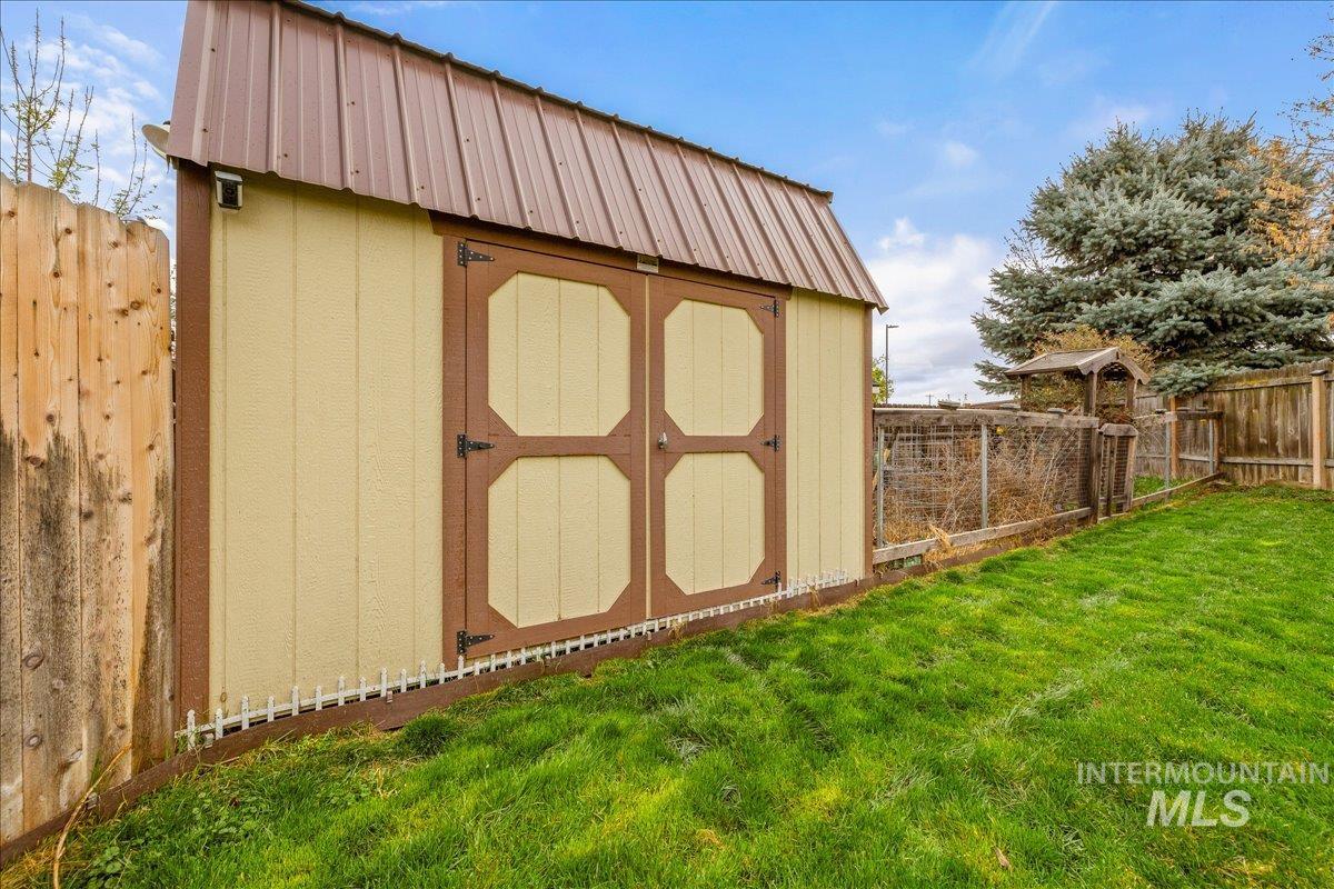 20036 Cibola Place, Caldwell, Idaho 83605, 3 Bedrooms, 2 Bathrooms, Residential For Sale, Price $379,000,MLS 98980430