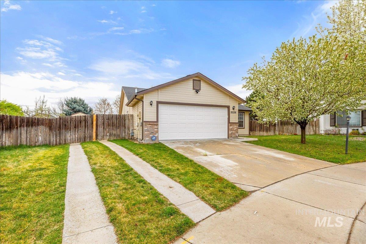 20036 Cibola Place, Caldwell, Idaho 83605, 3 Bedrooms, 2 Bathrooms, Residential For Sale, Price $379,000,MLS 98980430