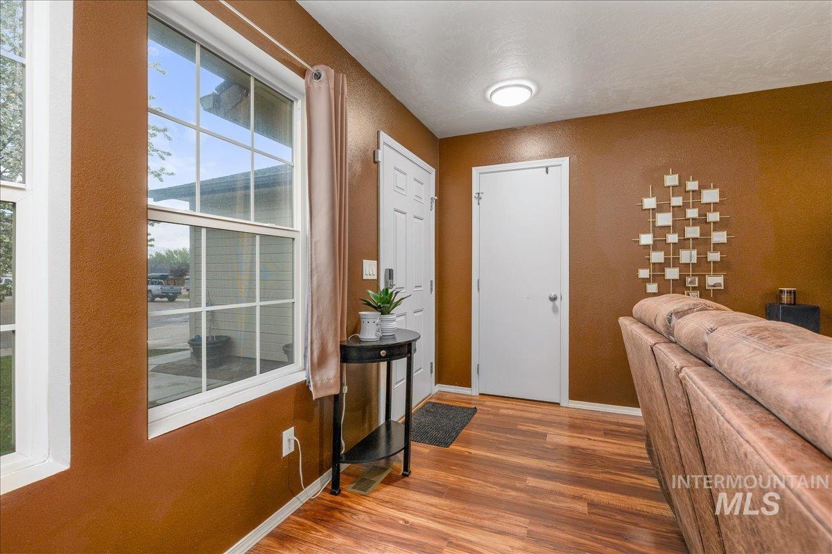 20036 Cibola Place, Caldwell, Idaho 83605, 3 Bedrooms, 2 Bathrooms, Residential For Sale, Price $379,000,MLS 98980430