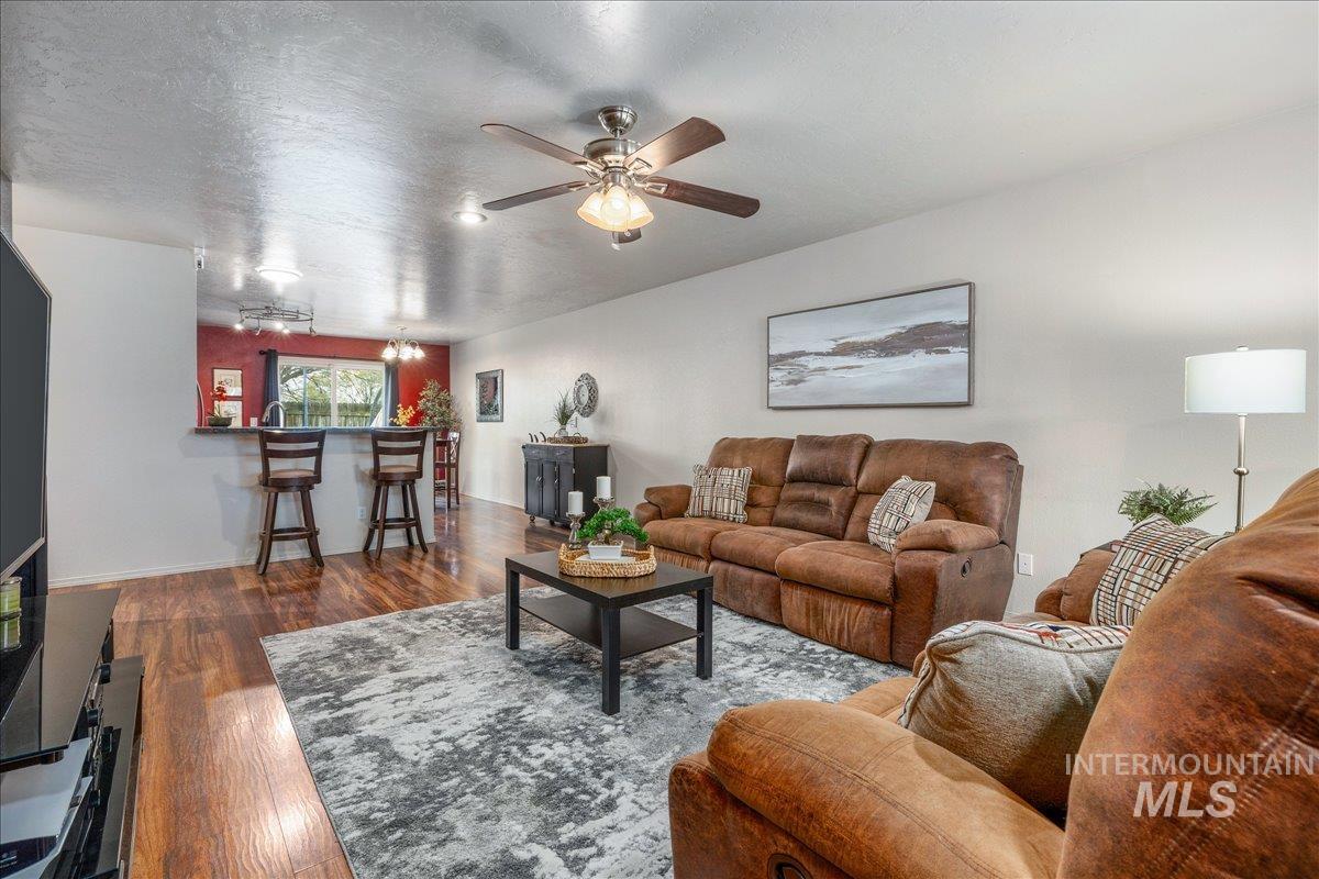 20036 Cibola Place, Caldwell, Idaho 83605, 3 Bedrooms, 2 Bathrooms, Residential For Sale, Price $379,000,MLS 98980430