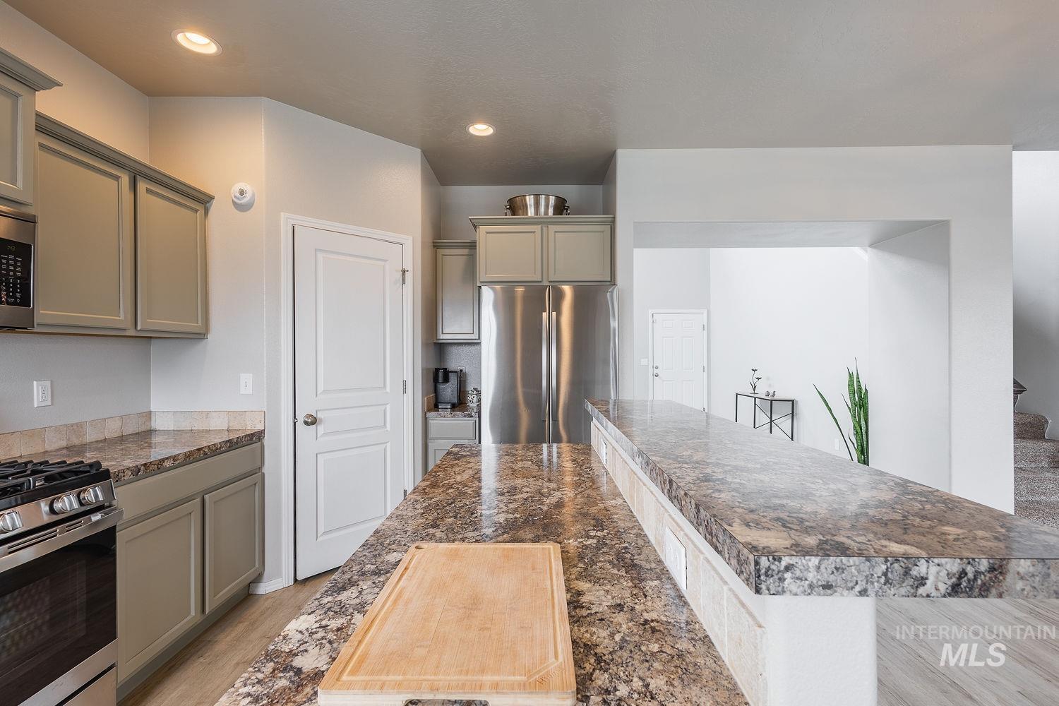 2515 Fallcrest St., Caldwell, Idaho 83607, 4 Bedrooms, 2.5 Bathrooms, Residential For Sale, Price $479,500, 98980437