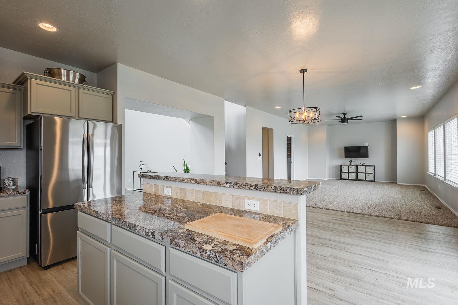 2515 Fallcrest St., Caldwell, Idaho 83607, 4 Bedrooms, 2.5 Bathrooms, Residential For Sale, Price $479,500, 98980437