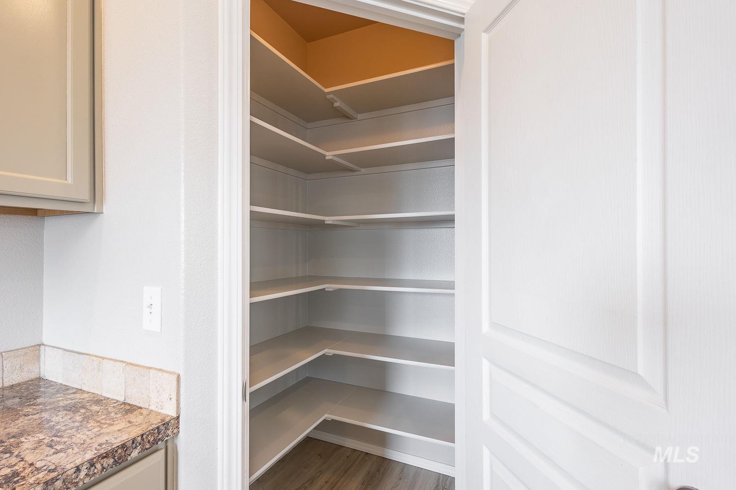 2515 Fallcrest St., Caldwell, Idaho 83607, 4 Bedrooms, 2.5 Bathrooms, Residential For Sale, Price $479,500, 98980437