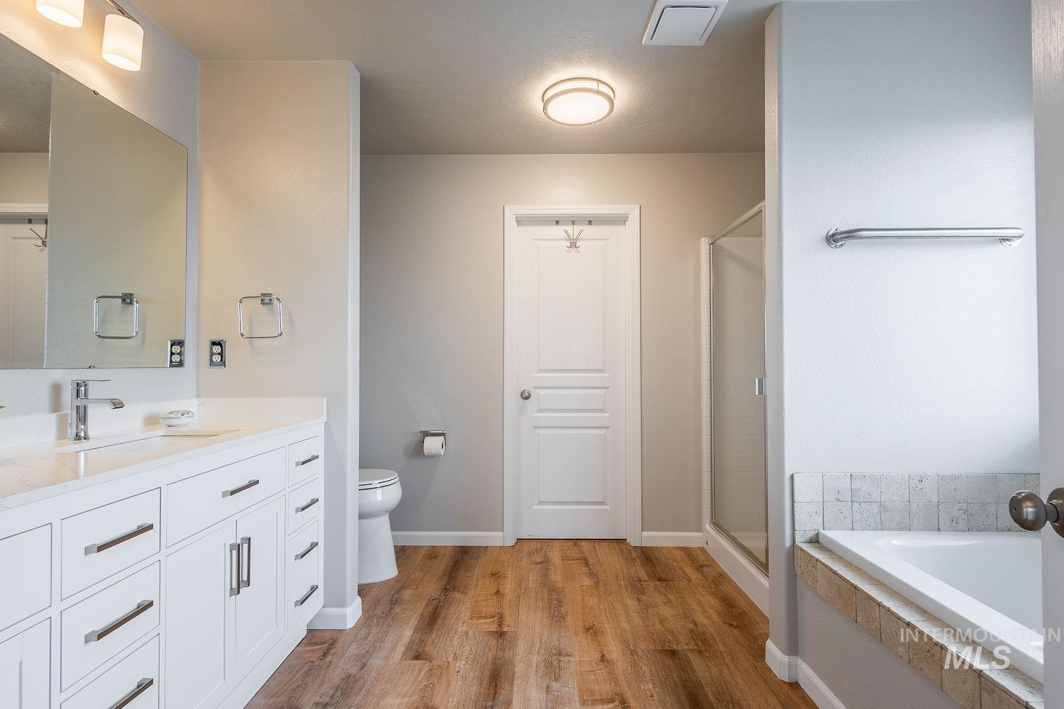 2515 Fallcrest St., Caldwell, Idaho 83607, 4 Bedrooms, 2.5 Bathrooms, Residential For Sale, Price $479,500, 98980437