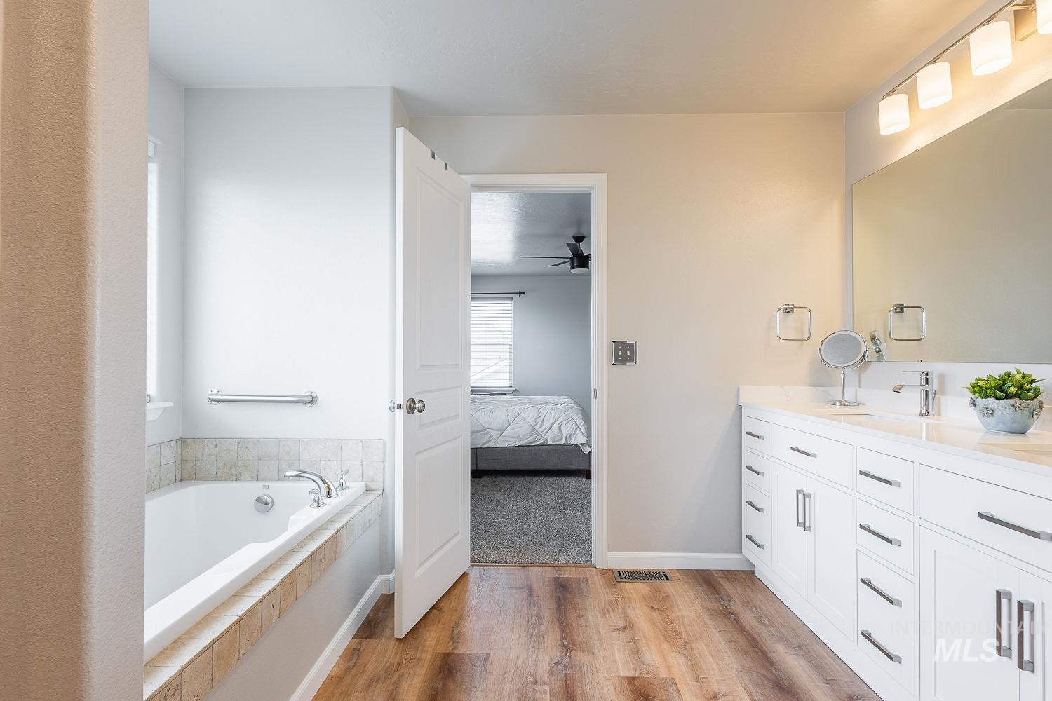 2515 Fallcrest St., Caldwell, Idaho 83607, 4 Bedrooms, 2.5 Bathrooms, Residential For Sale, Price $479,500, 98980437