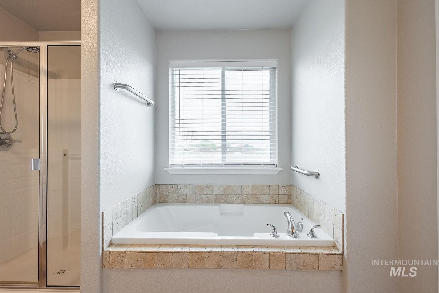 2515 Fallcrest St., Caldwell, Idaho 83607, 4 Bedrooms, 2.5 Bathrooms, Residential For Sale, Price $479,500, 98980437