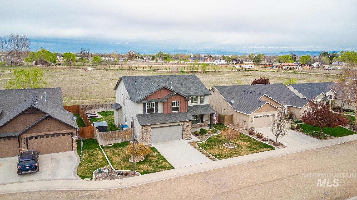 2515 Fallcrest St., Caldwell, Idaho 83607, 4 Bedrooms, 2.5 Bathrooms, Residential For Sale, Price $479,500, 98980437