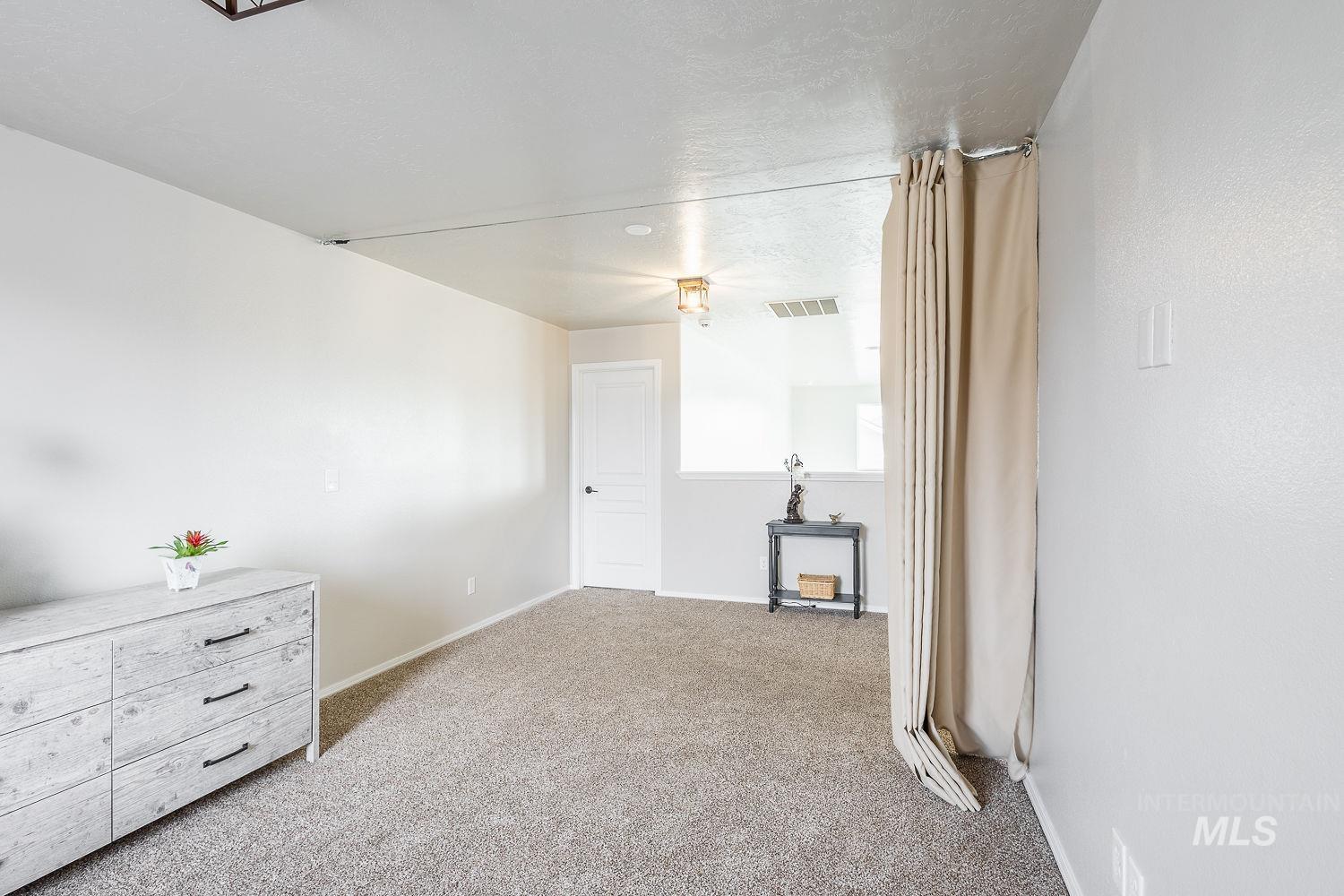 2515 Fallcrest St., Caldwell, Idaho 83607, 4 Bedrooms, 2.5 Bathrooms, Residential For Sale, Price $479,500, 98980437